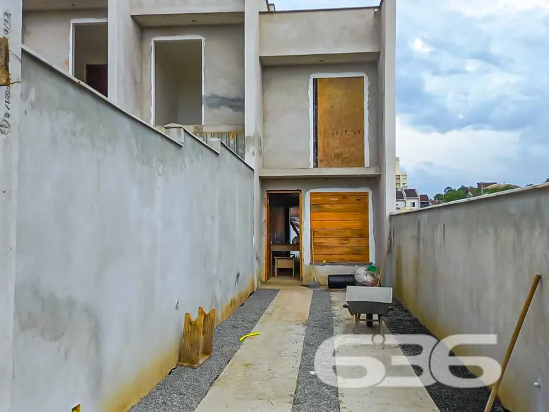 Apresentamos a vocĂȘ uma bela casa Ă venda no bairr